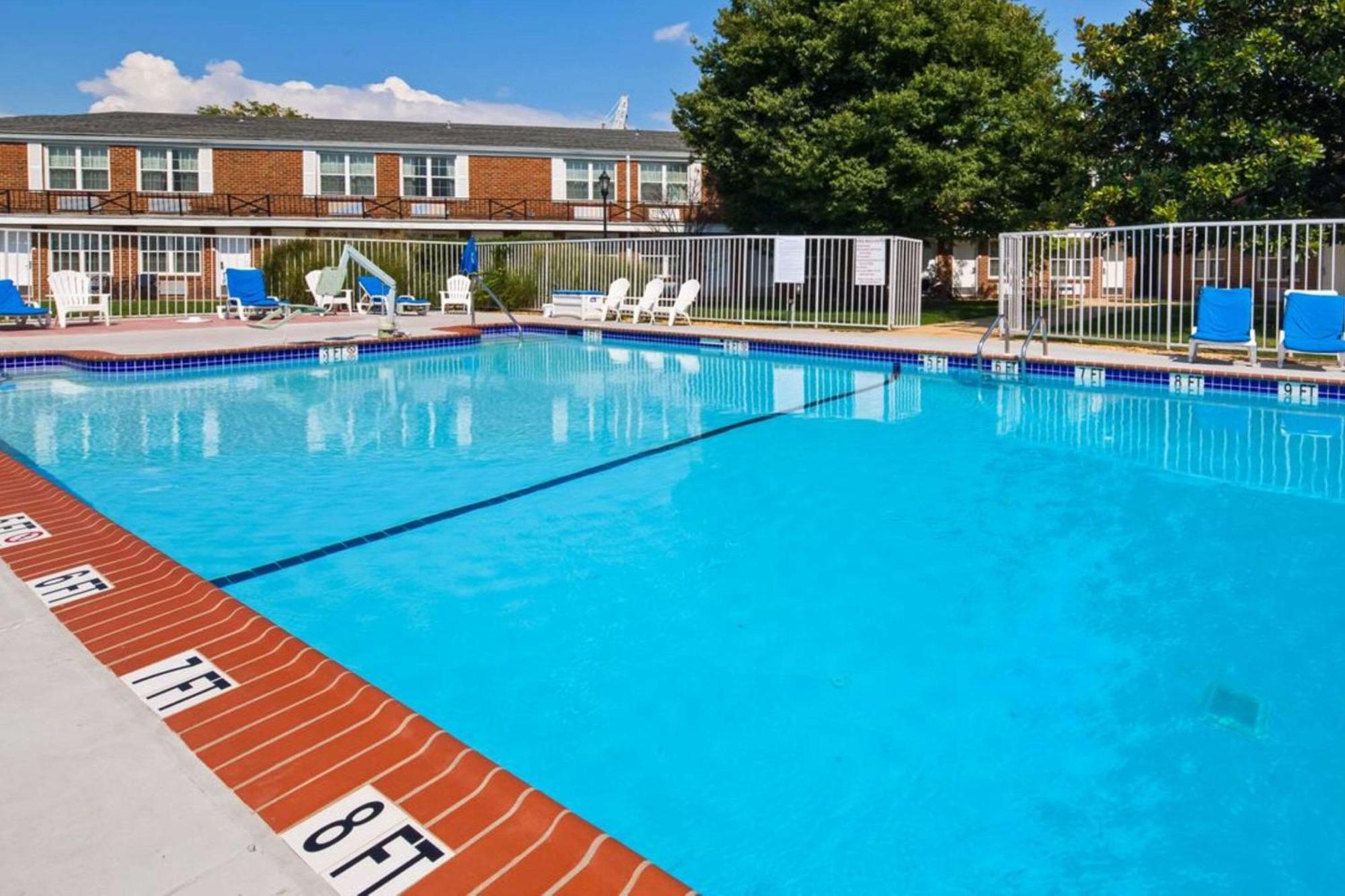 Clarion Inn Falls Church-Arlington Kültér fotó