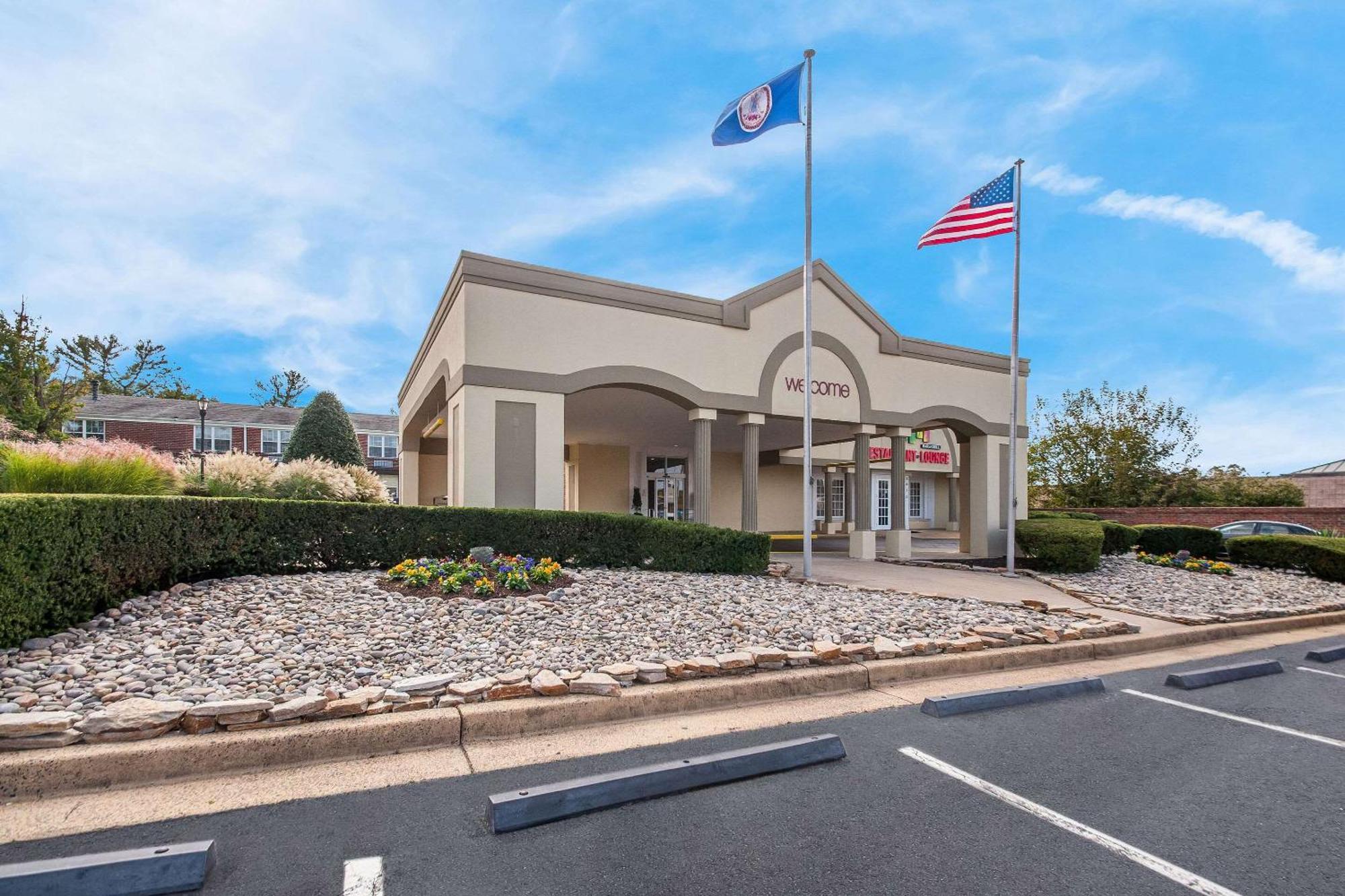 Clarion Inn Falls Church-Arlington Kültér fotó