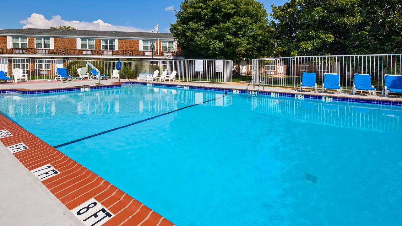 Clarion Inn Falls Church-Arlington Kültér fotó